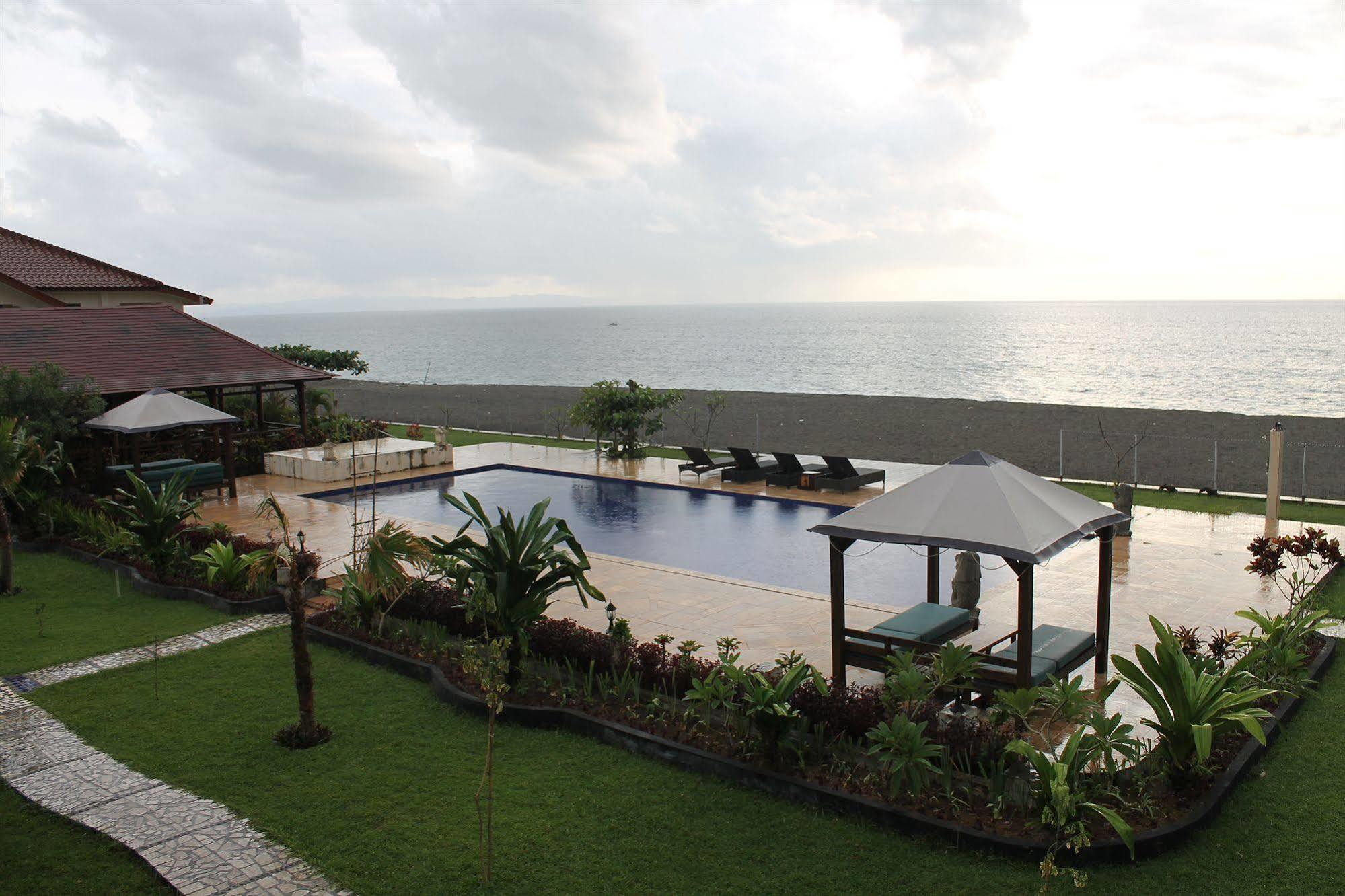 Lombok Beach Villa Mangsit Exterior foto
